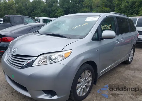 2017 Toyota Sienna Le 7 Passenger z USA, uszkodzony, nr VIN 5TDJZ3DC8HS184113